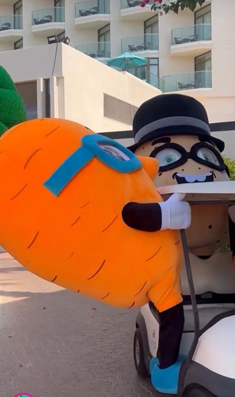 Inflatable Carrot Mascot