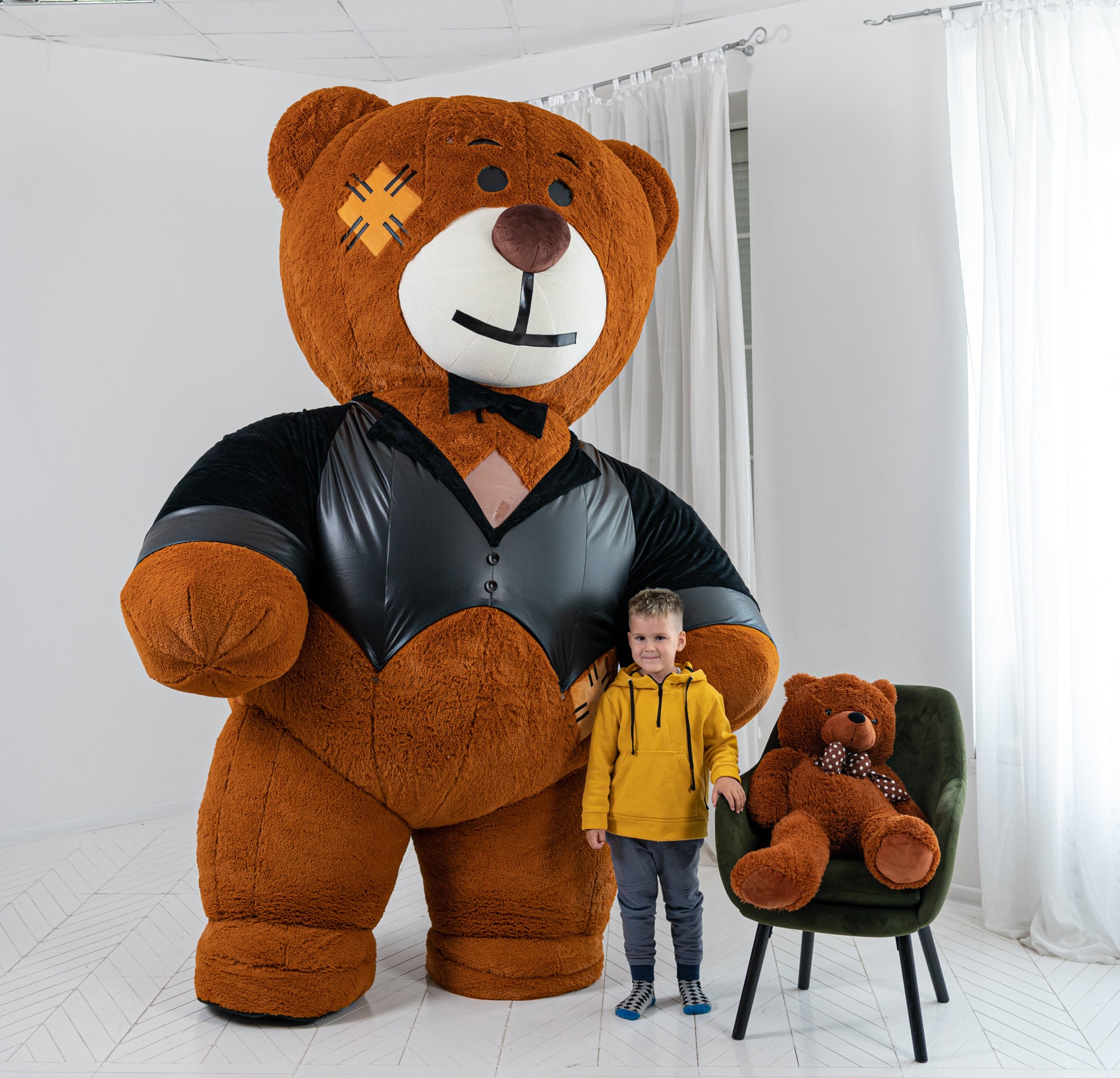 Inflatable Teddy Bear Mascot in Pro clothes