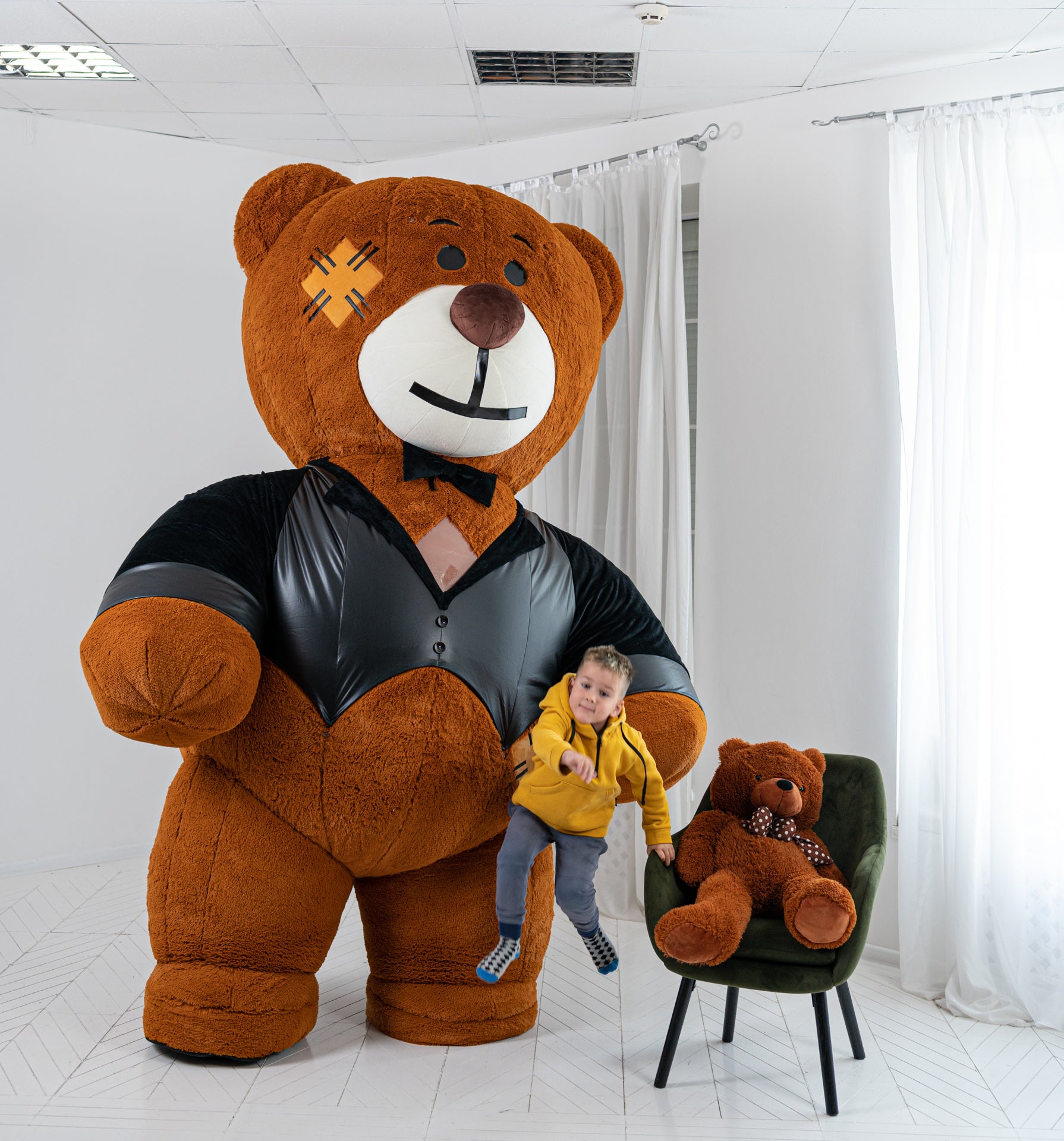 Inflatable Teddy Bear Mascot in Pro clothes